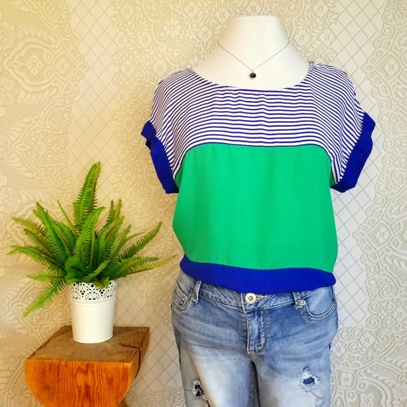 Color Blocked Top - Picture 1 of 9